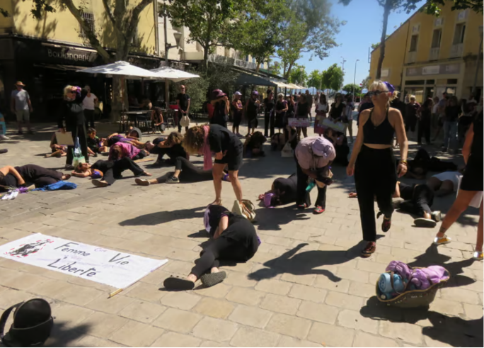 Les meutes rieuses crient "stop aux féminicides" après un nouveau drame survenu à Martigues